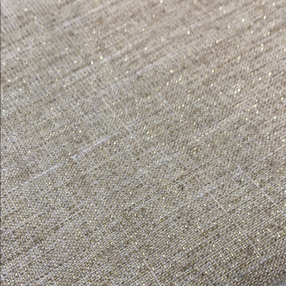 New Golden Snowflake Metallic Table Runner 14x17” - Picture 4 of 5